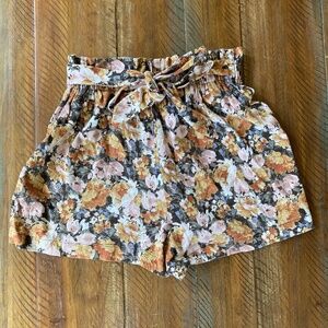 Women’s Wild Fable Floral Shorts Tie Front EUC Medium